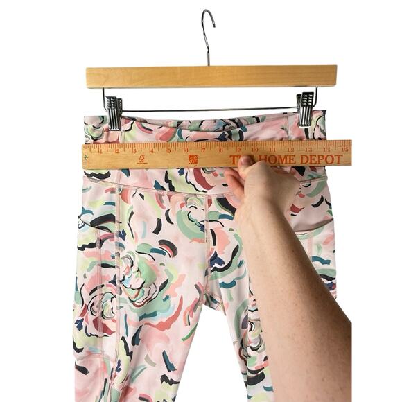 Athleta Ultimate Stash II Capri Leggings WOMENS SIZE MEDIUM Floral Print 987260 - Picture 3 of 10